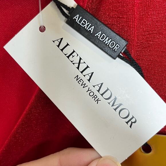Alexia Admor NWT Orine Red Dress Knee Length Crossover Cap Sleeve Small Shimmer - Picture 9 of 12